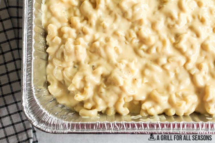 aluminum pan with macaroni and cheese