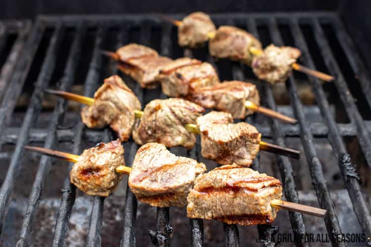 greek beef kabobs on grill