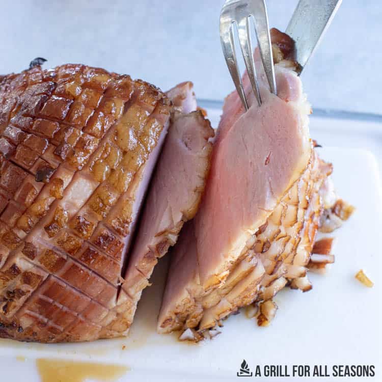 Lifting sliced ham